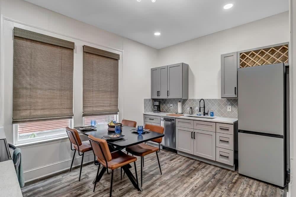 Contemporary Apartment - 5 Min To Tiaa Bank Field! Джэксонвиль Экстерьер фото